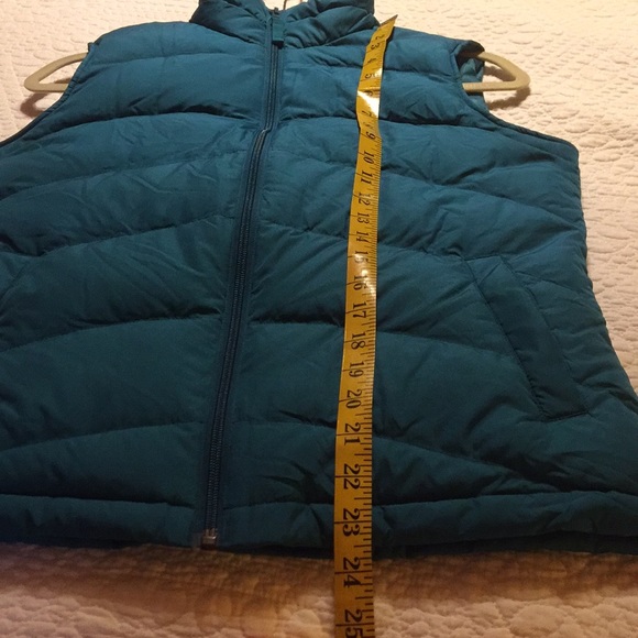 Land’s End Down Vest - Picture 9 of 11